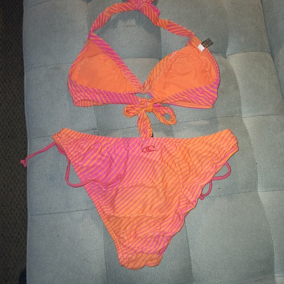2 piece bathing suit - Picture 2 of 4